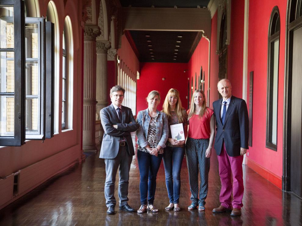 Sofía Pérez, Rocío Mateo, Victoria Marco y Fernando Civeira, del grupo de investigación del Hospital Miguel Servet que dirige este estudio.