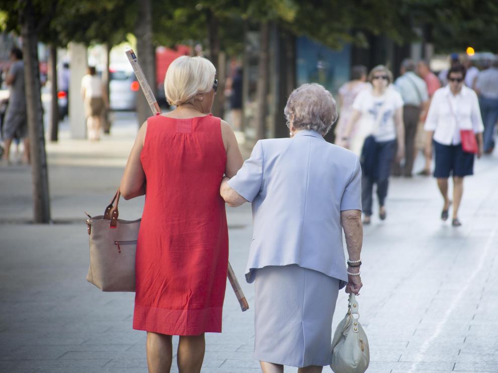 Las personas mayores son las principales usuarias de las ayudas domiciliarias.