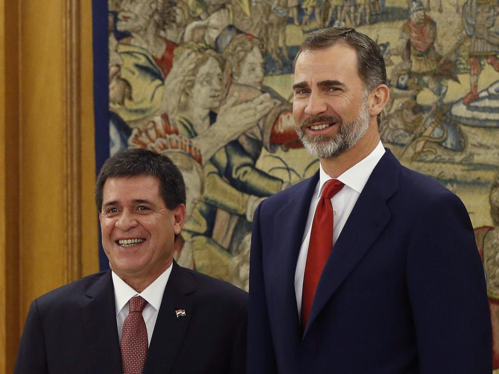 El Rey recibe en el Palacio de la Zarzuela al presidente de Paraguay, Horacio Cartes.