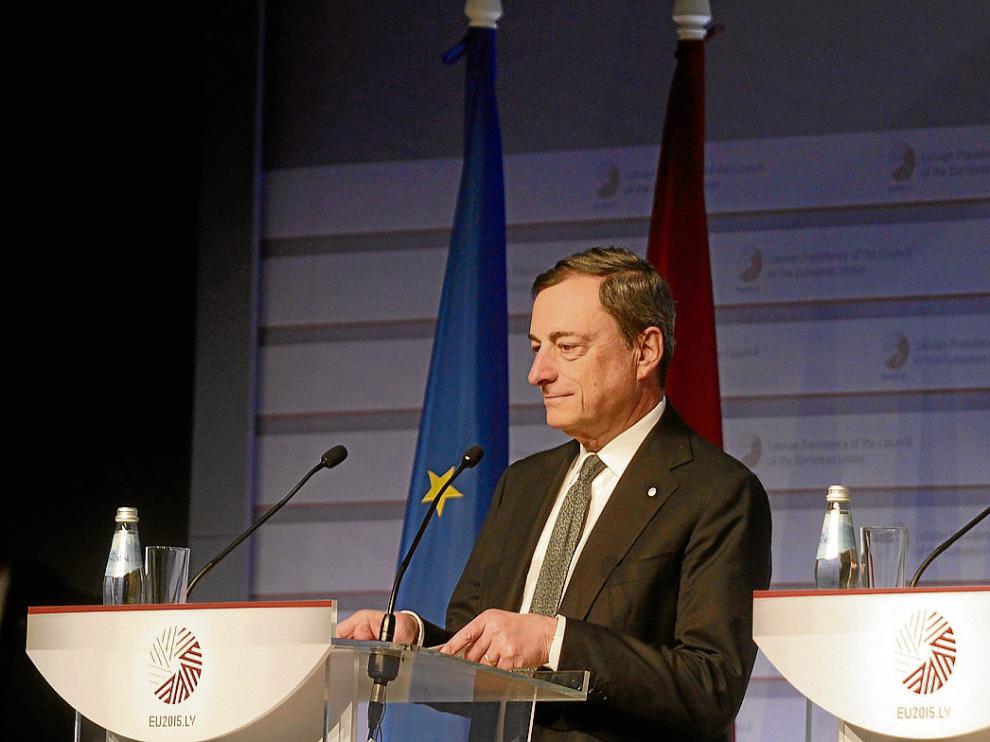 El Banco Central Europeo, que preside Mario Draghi, pide a España nuevas reformas laborales.