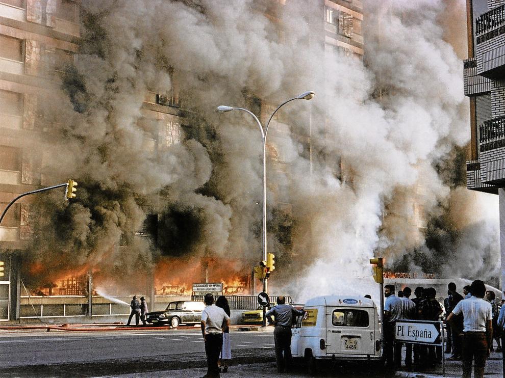 Afectados del incendio del hotel Corona se querellan para intentar reabrir de nuevo el caso