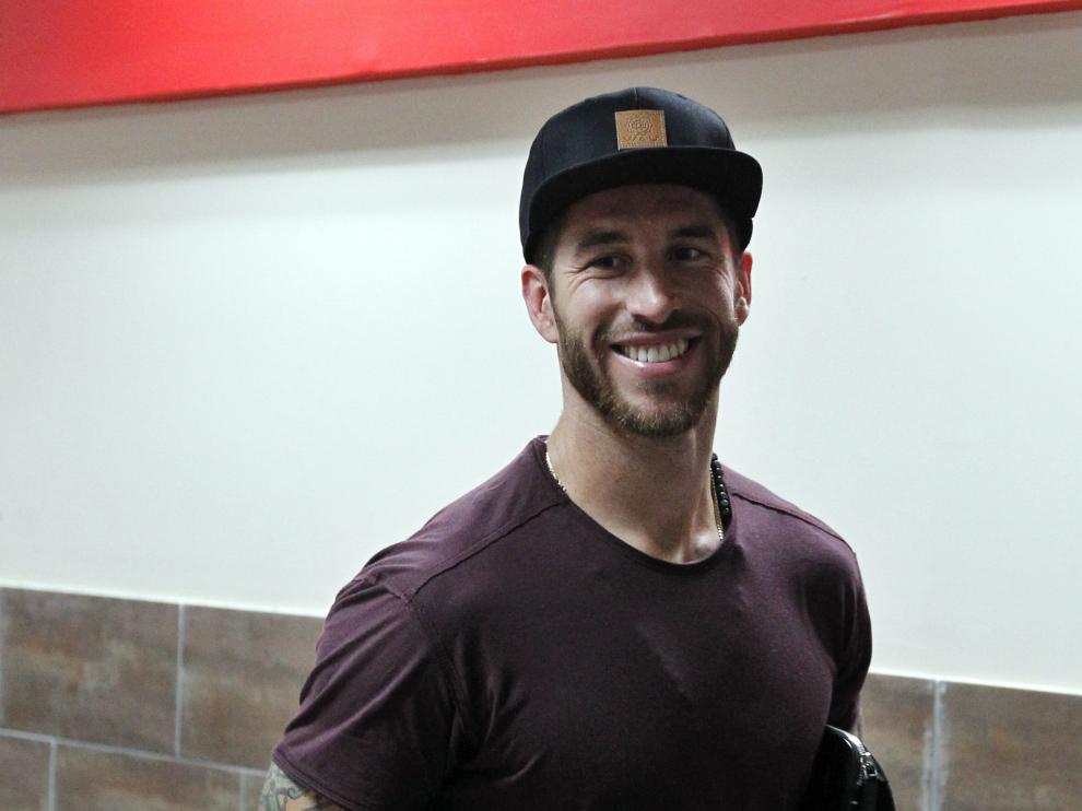 El futbolista español del Real Madrid Sergio tras su llegada La Habana.