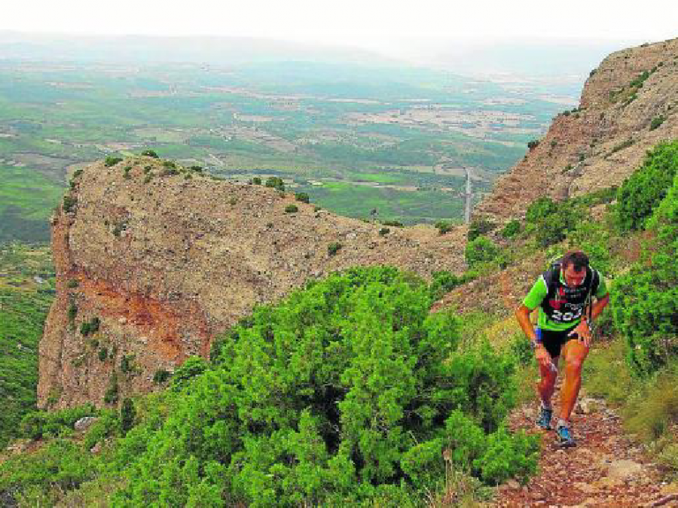 Los participantes recorrerán los escarpados paisajes del entorno de los Mallos de Riglos.