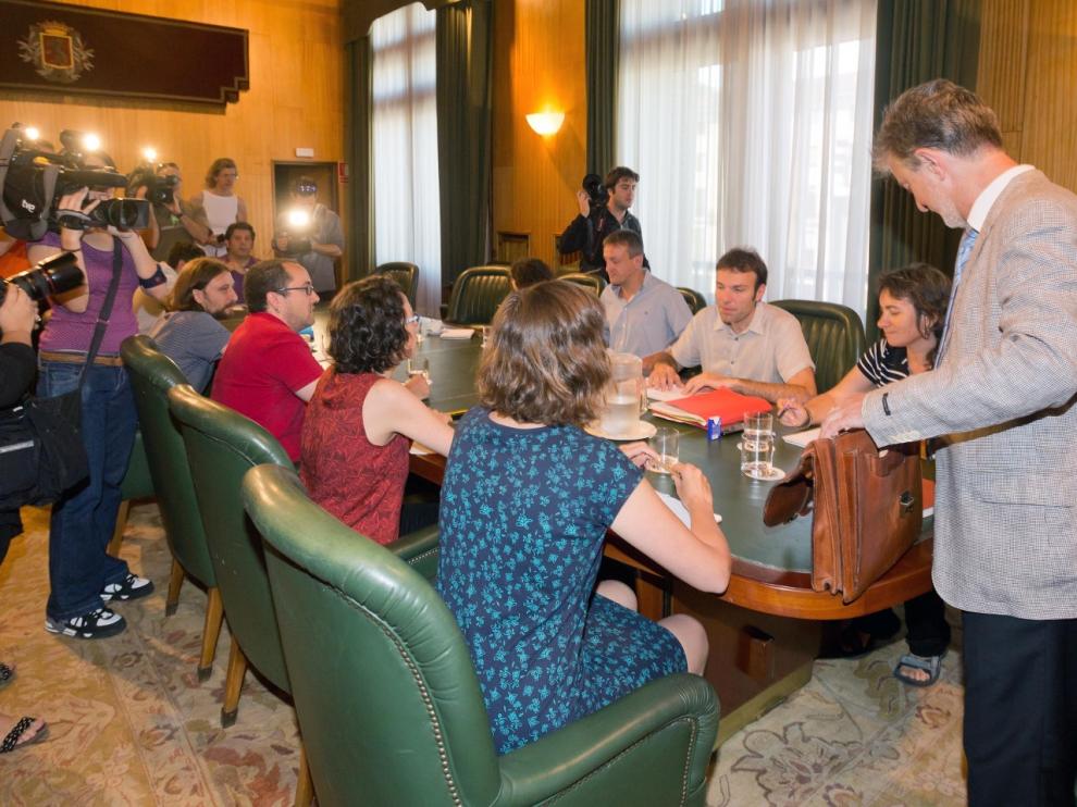 Reunión del nuevo gobierno local del Ayuntamiento de Zaragoza.