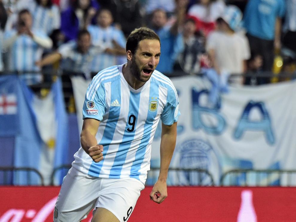 Higuaín celebra su gol ante Jamaica