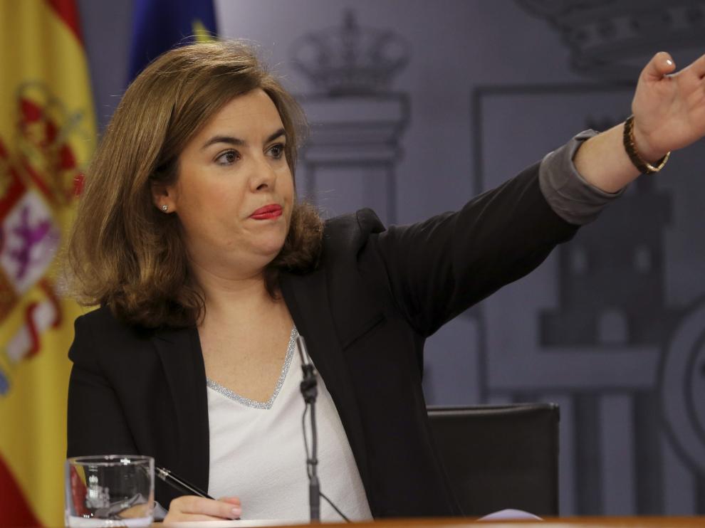 La vicepresidenta del Gobierno, Soraya Sáenz de Santamaría, durante la rueda de prensa tras la reunión semanal del Consejo de Ministros..