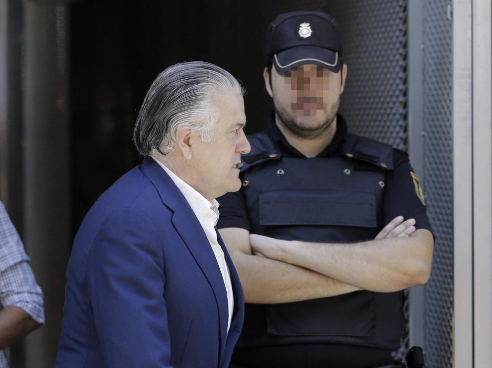 El extesorero del Partido Popular Luíz Bárcenas a su salida de la Audiencia Nacional.