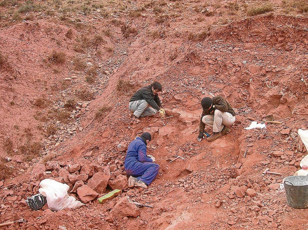 Excavación en el yacimiento de San Cristóbal, en la mina de arcillas de Galve.