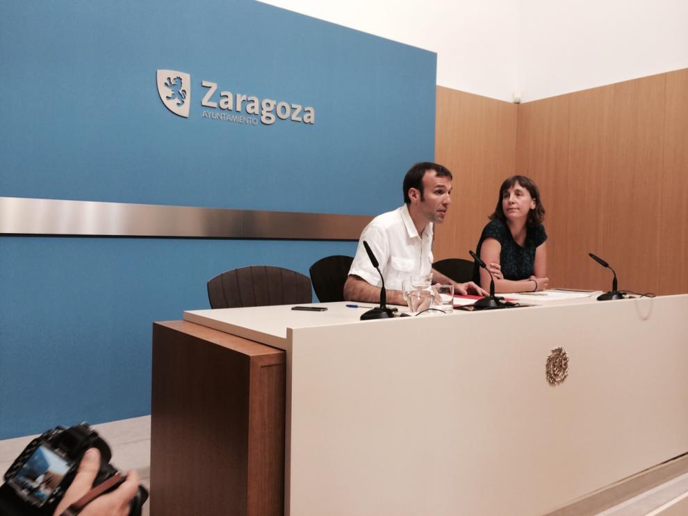 Pablo Muñoz y Teresa Artigas, anunciaron en 2015 la paralización del parque de Bomberos de Casetas