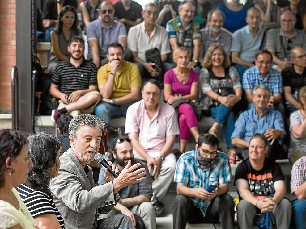 Pedro Santisteve, ayer, en la asamblea ciudadana celebrada en el centro cívico TíoJorge.