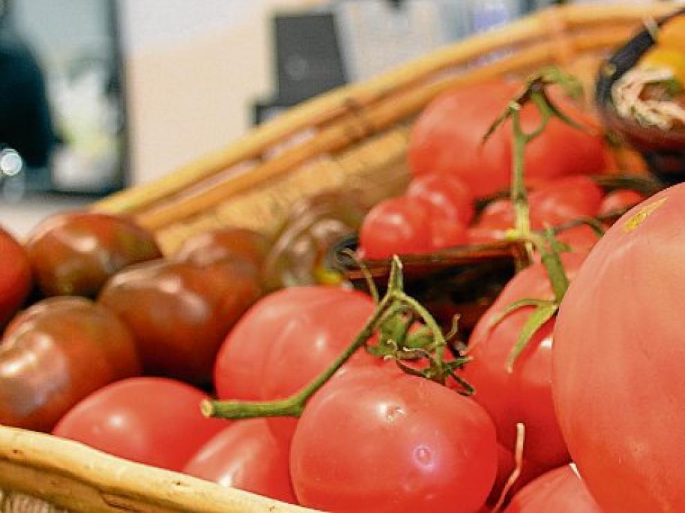 El tomate es uno de los ingredientes básicos de un buen salmorejo.