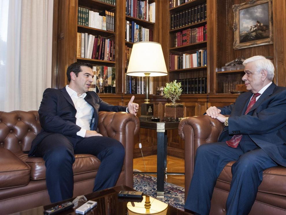 Tsipras en su reunión con el presidente de Grecia, Prokopis Pavlopoulos.