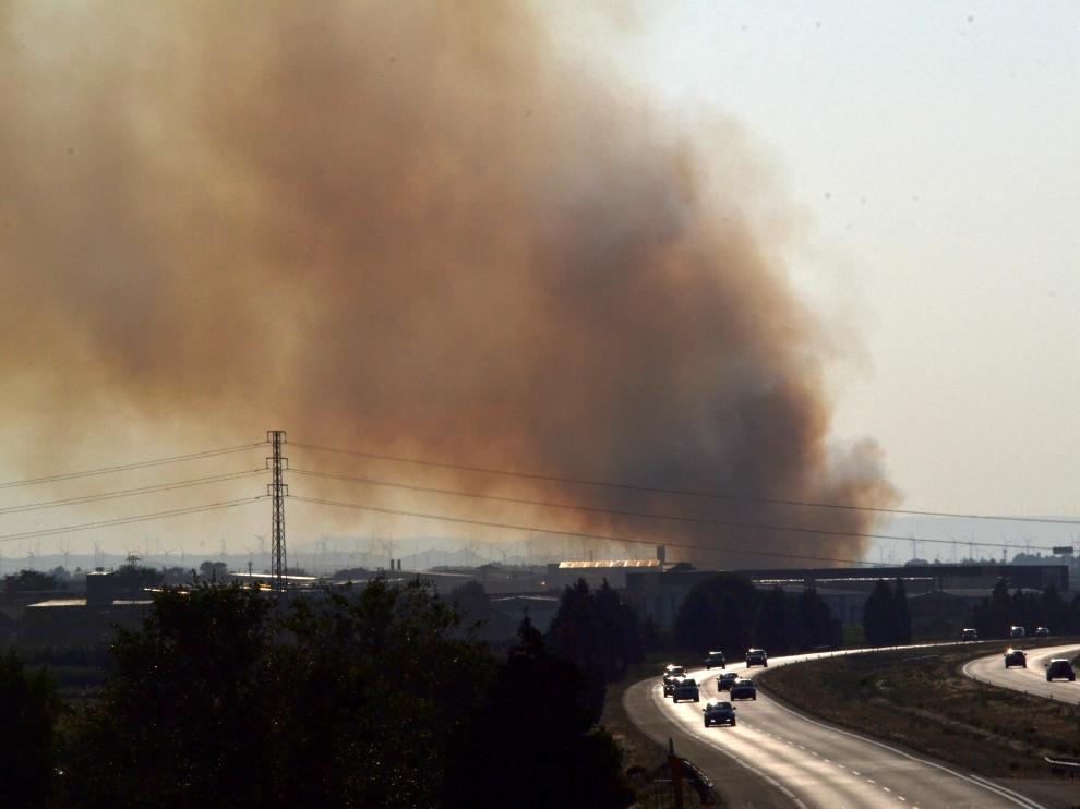 Incendio de unas pacas de paja en Sobradiel
