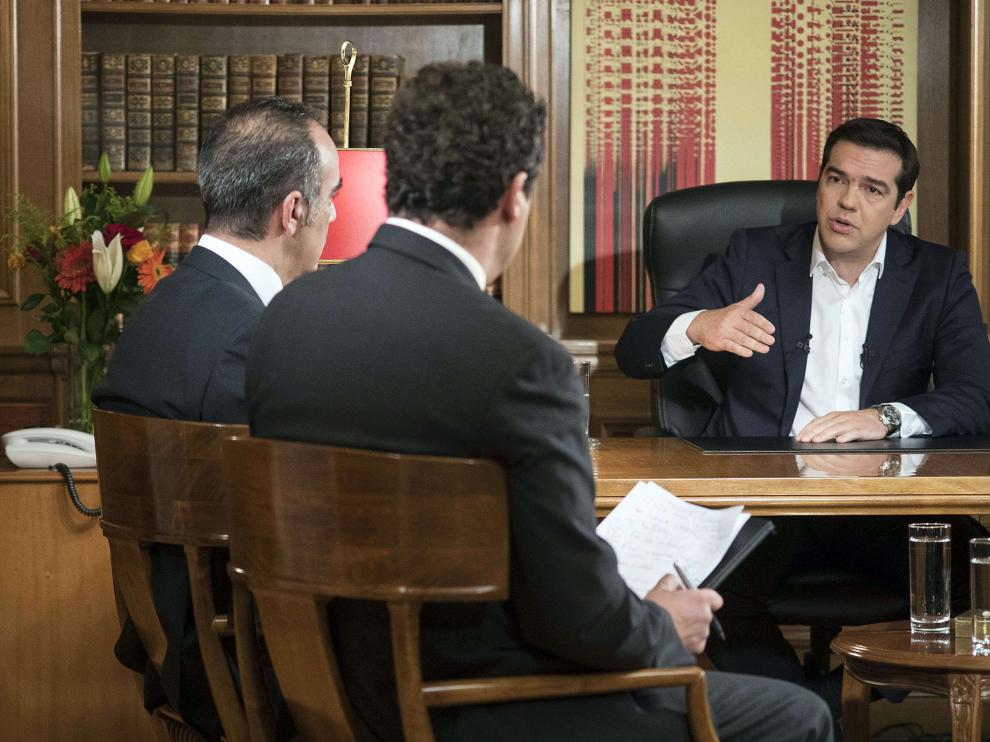 Tsipras en la entrevista para la televisión pública griega.