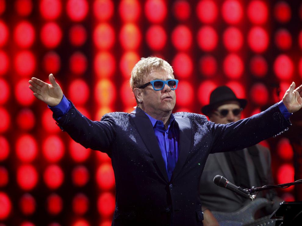 El cantante británico Elton John durante su concierto en Málaga.