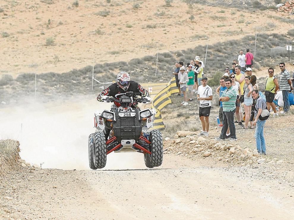 Un quad, durante la etapa prólogo de la Baja Aragón de 2014.