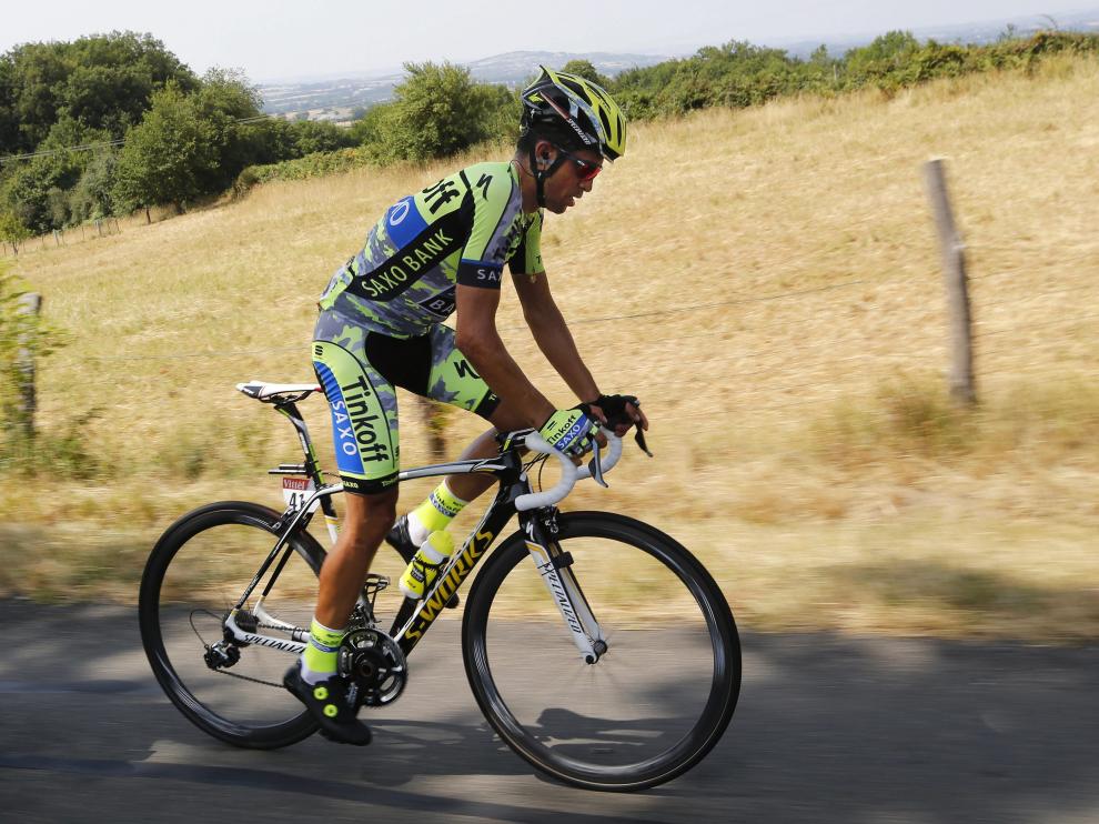 El ciclista español Alberto Contador durante la decimotercera etapa