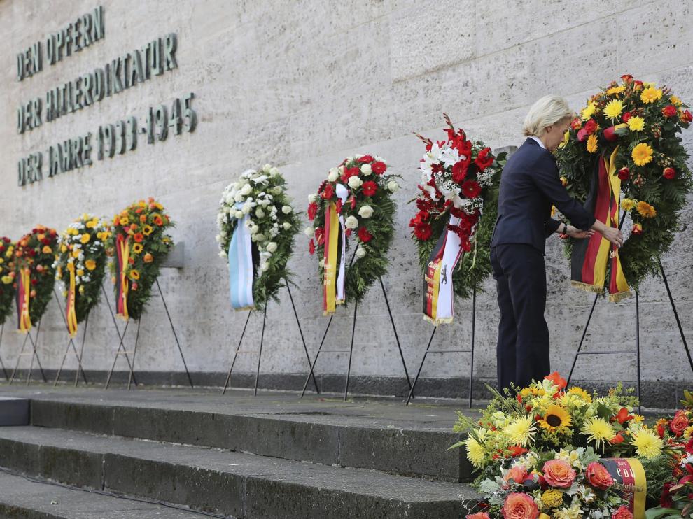 La ministra de defensa alemana, Ursula von der Leyen, durante el acto conmemorativo en Berlín.
