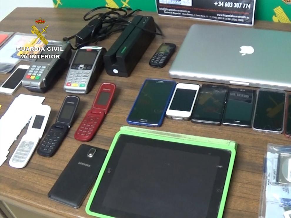 Parte del material incautado en la operación.