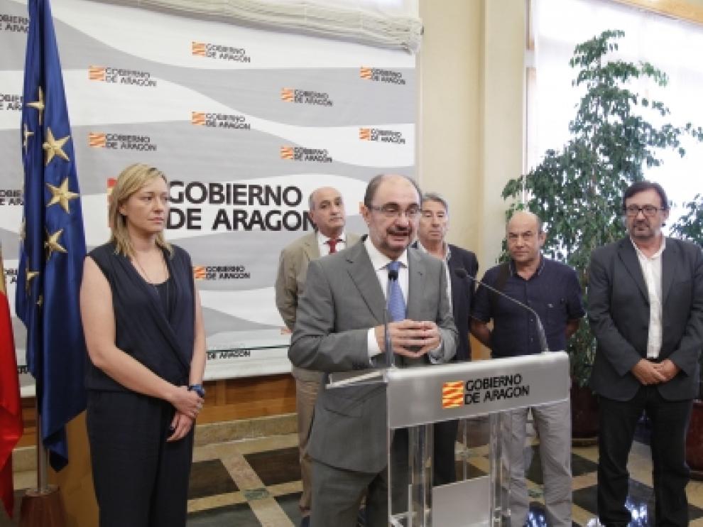 Javier Lambán junto a la consejera de Economía, Industria y Empleo, Marta Gastón.