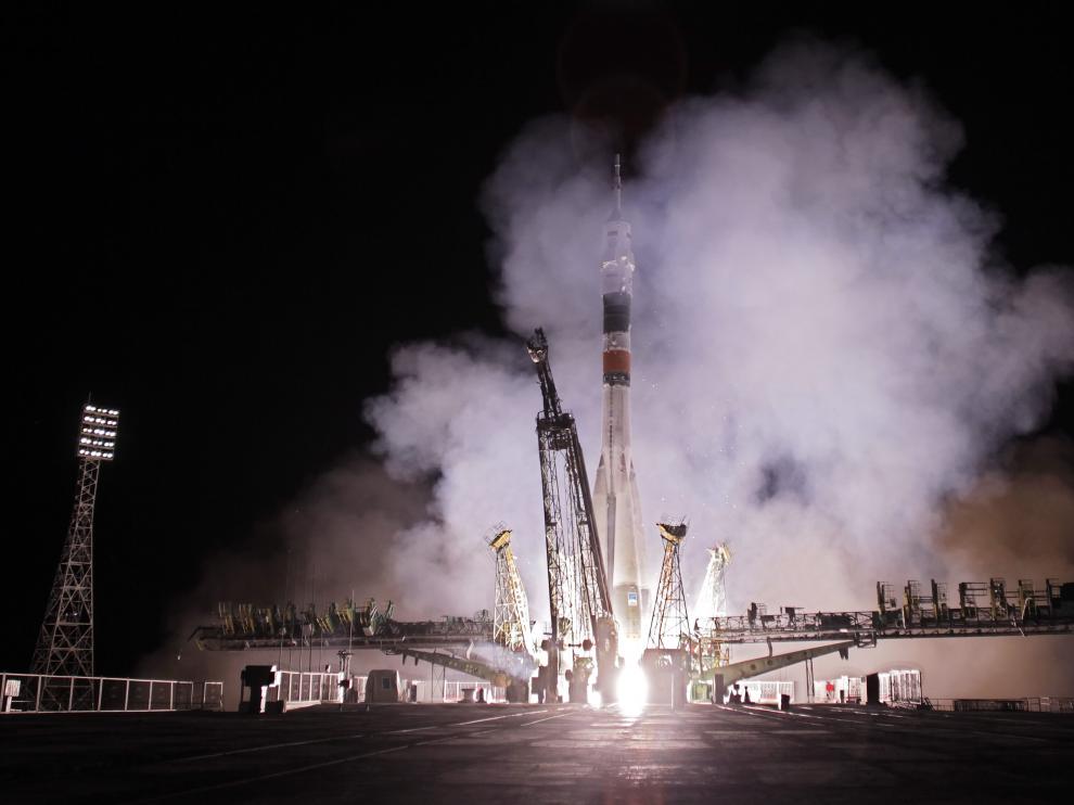 El cohete Soyuz TMA-17M durante el despegue.