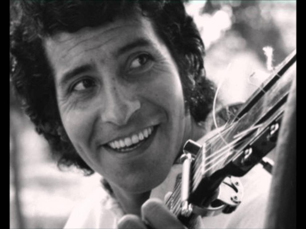 El cantautor Víctor Jara