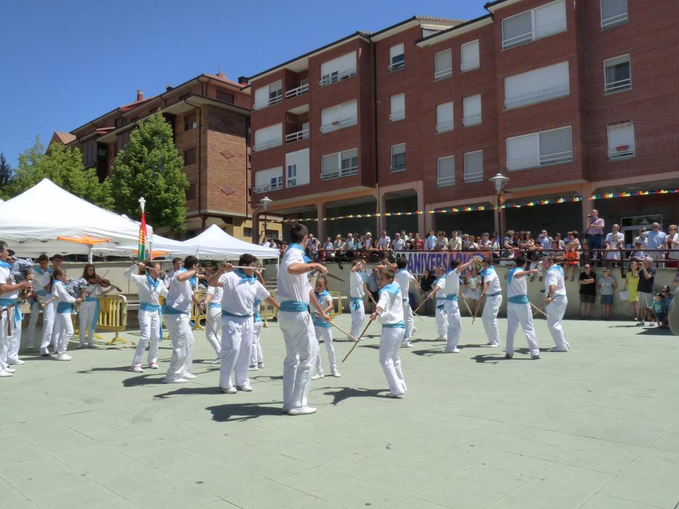 Sabiñánigo celebra el día de Santiago con dances y jotas