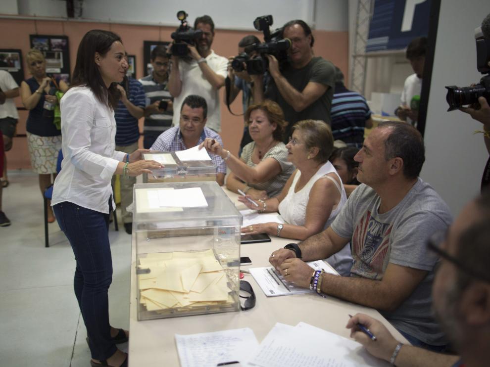 Sara Hernández durante la votación para elegir al nuevo líder del PSM.