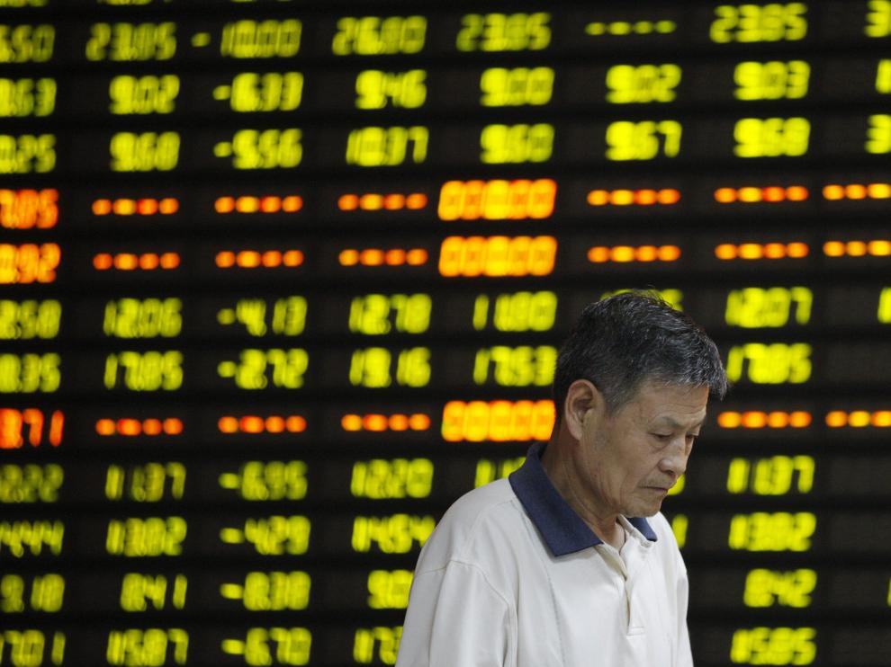 ?La Bolsa de Shanghái registra su peor jornada en ocho años y se desploma un 8,48%
