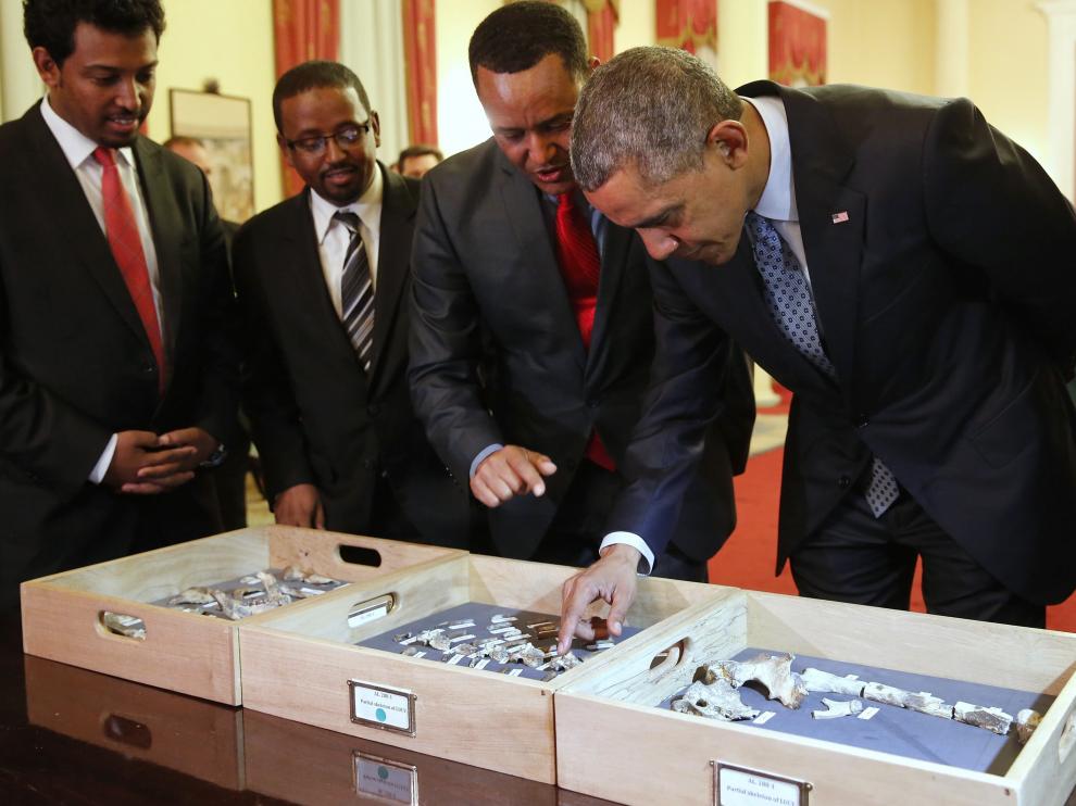 Obama conoce a 'Lucy', el ancestro más antiguo de la Humanidad, durante su visita a Etiopía
