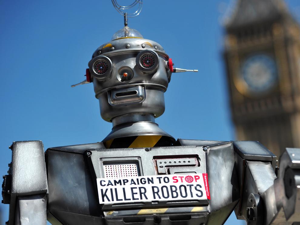 Los rubricantes recalcan que la inteligencia artificial militar "no sería beneficiosa para la humanidad".