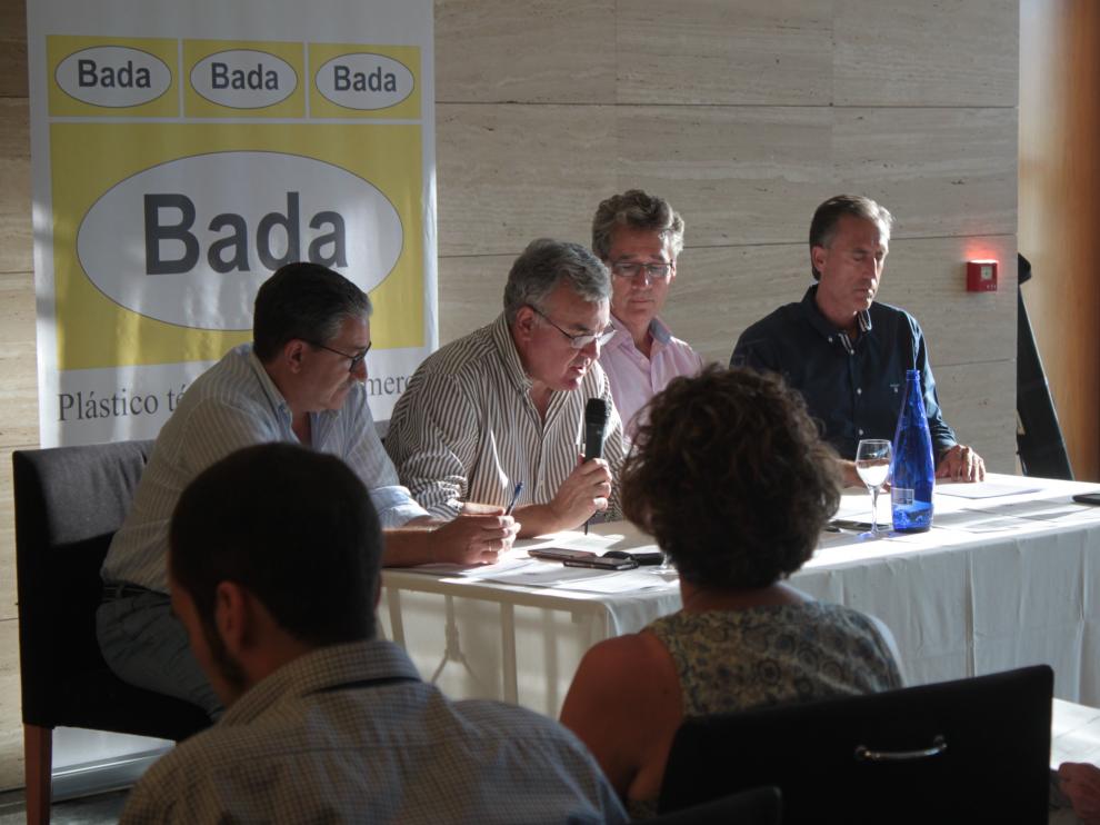 Imagen de la asamblea del Bada Huesca celebrada este martes.