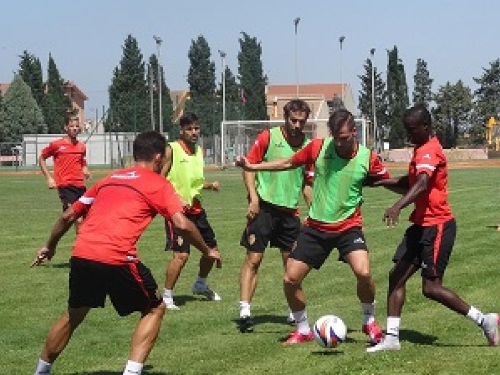 El Real Zaragoza se entrena en Cerdeña y regresa a casa