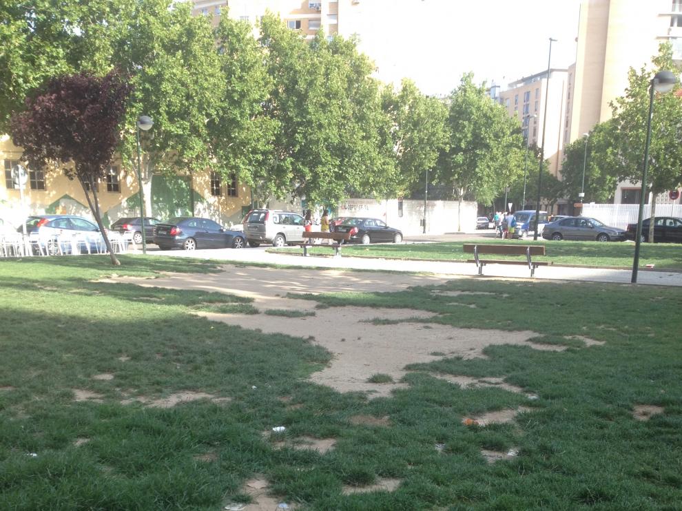 Parterres de la plaza Piedad Gil, en La Jota