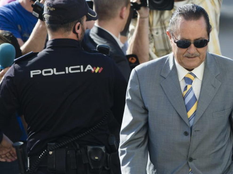 Julián Muñoz.