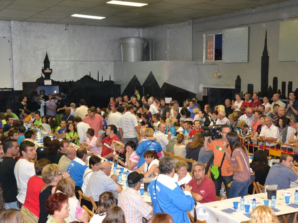 El Concurso Oficial de Comedores de Albóndigas de Tabuenca acoge de año en año a participantes de las tres provincias aragonesas.