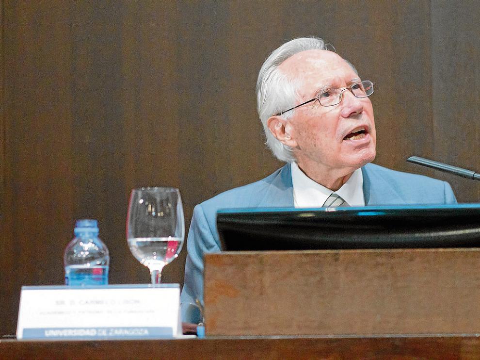 Carmelo Lisón, durante la presentación de la fundación en Zaragoza en 2012.