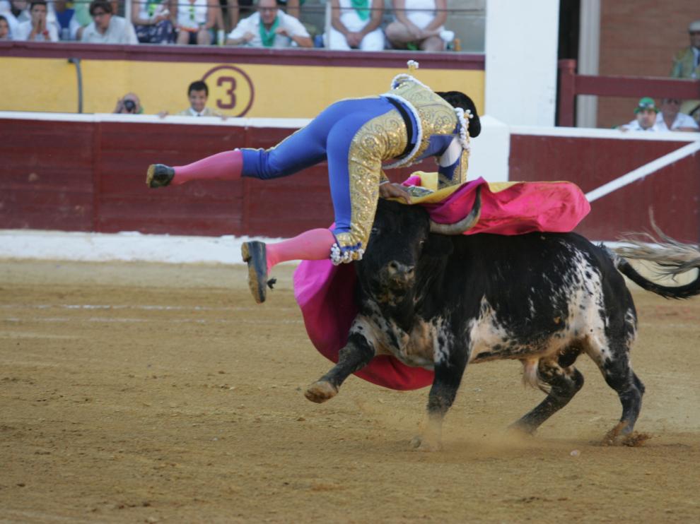 Cogida de Fran Rivera en Huesca