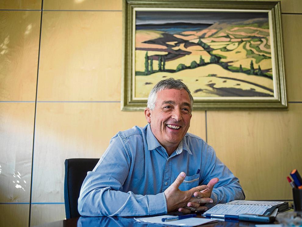 Joaquín Olona, consejero de Desarrollo Rural y Sostenibilidad, en su despacho.