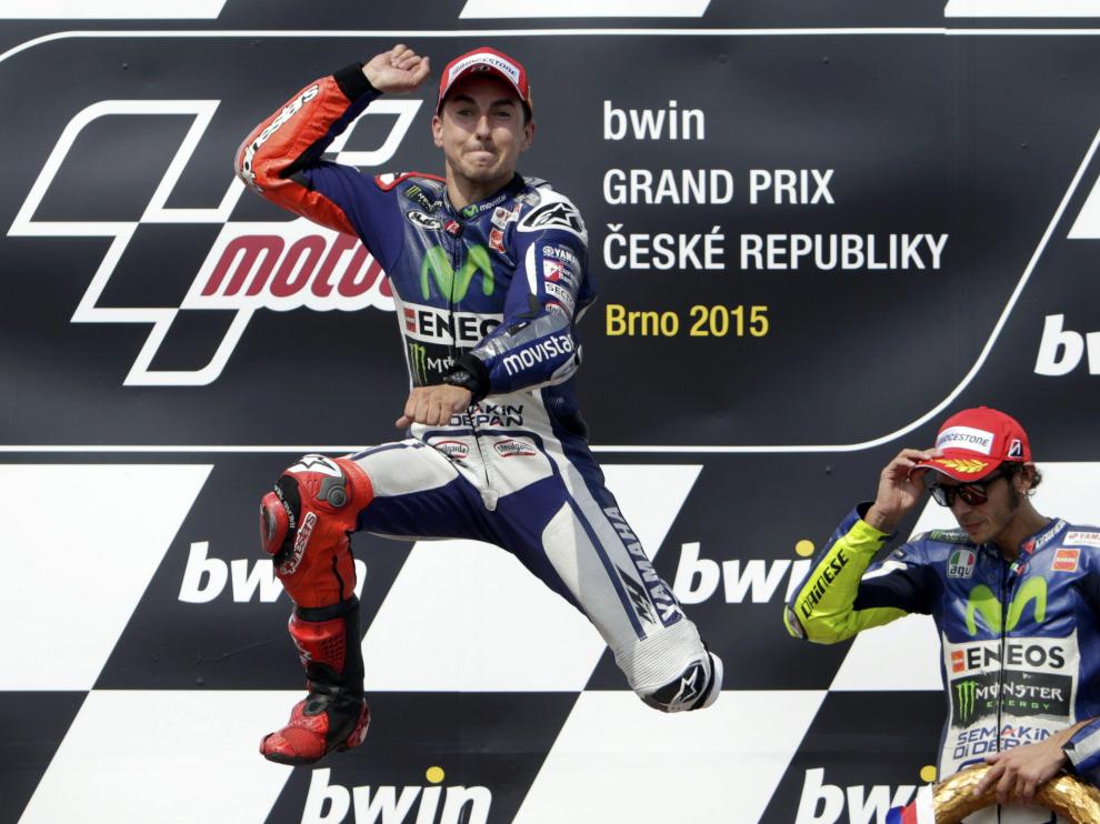 Jorge Lorenzo y Valentino Rossi en el podio.