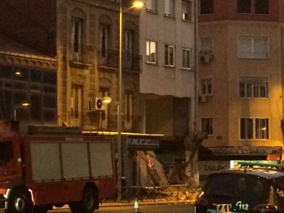 Una imagen de la calle donde se ha producido el derrumbe