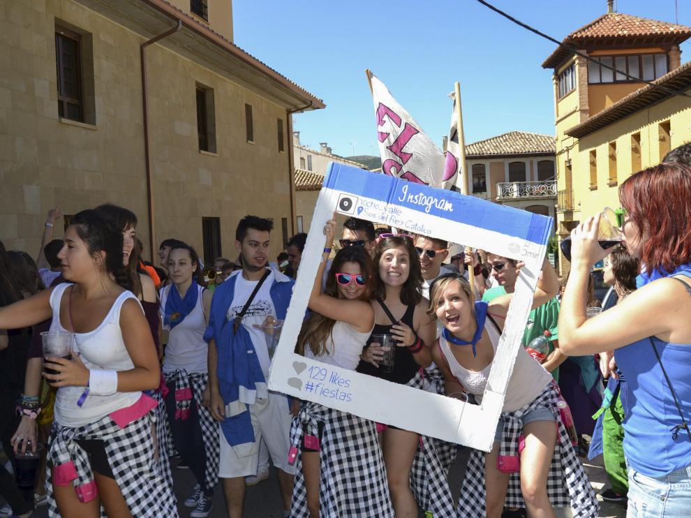 Los peñistas fueron ayer los auténticos protagonistas en la primera jornada festiva en Sos.