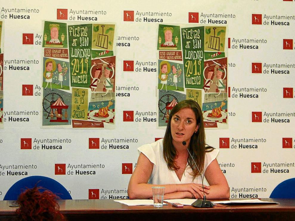 María Rodrigo (PSOE) presentó en solitario el programa de las fiestas de San Lorenzo 2015.
