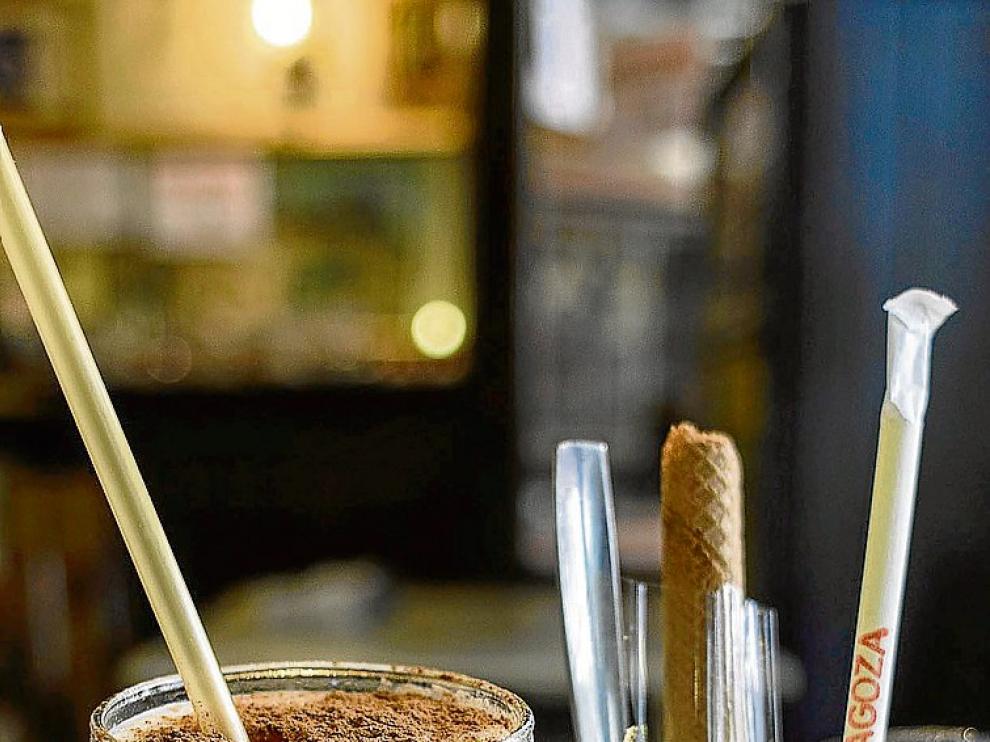 La leche merengada, especialidad del Café de Levante.