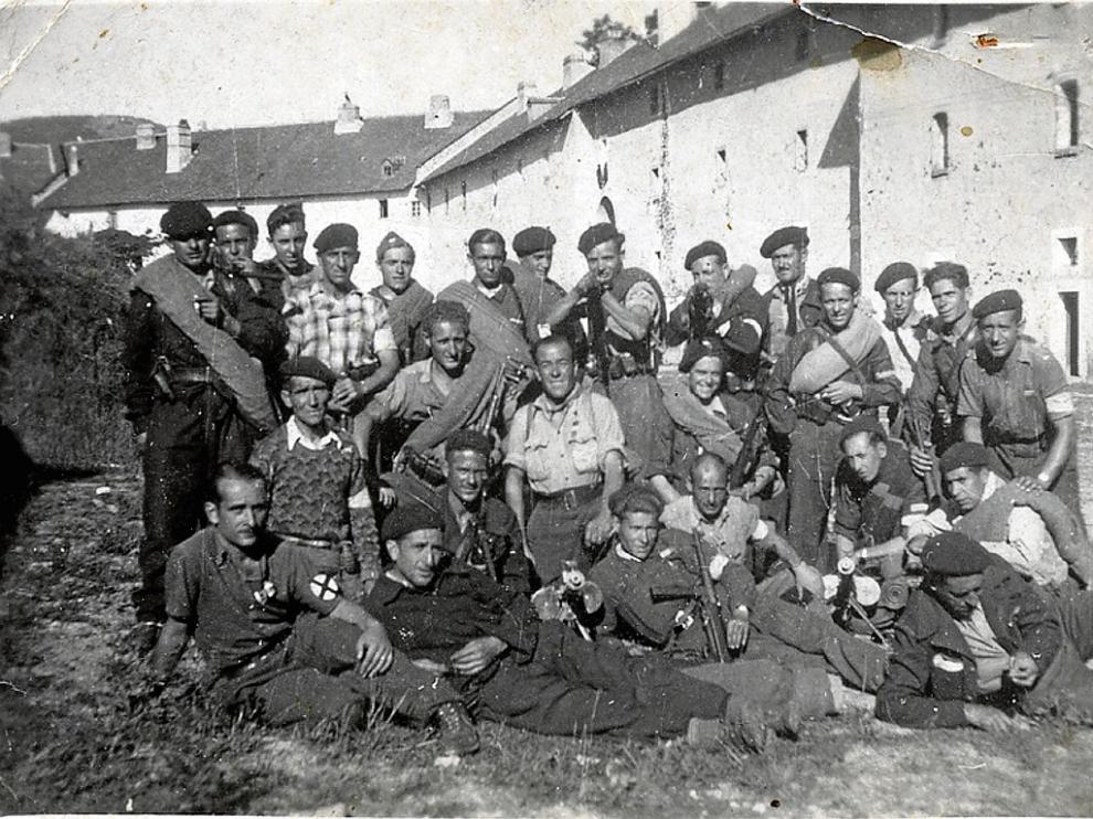 Grupo de la 21ª Brigada antes de cruzar a España en el marco de la operación Reconquista de España.