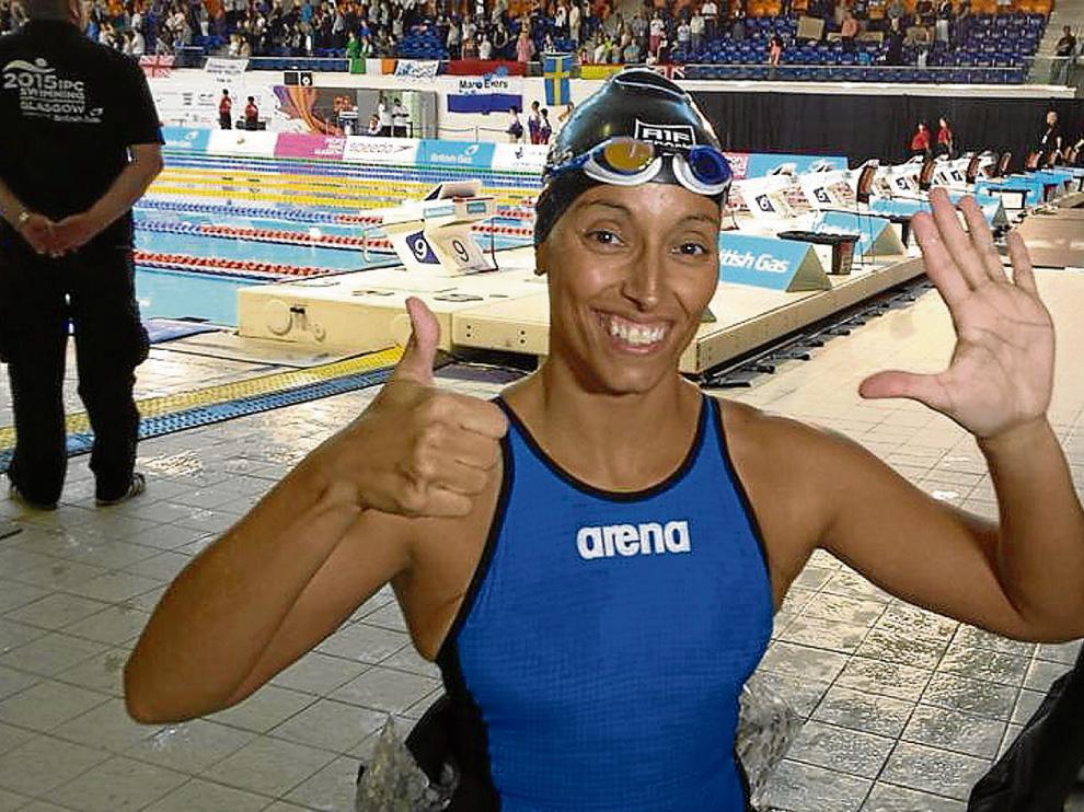 Teresa Perales, radiante tras haber logrado ayer el oro en 100 metros libre que suponía su sexto metal mundialista.