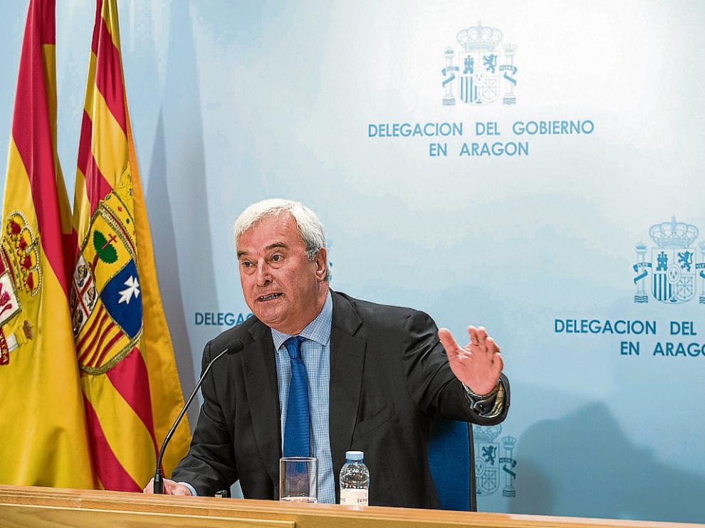 El delegado del Gobierno en Aragón, Gustavo Alcalde, ayer, durante la rueda de prensa.