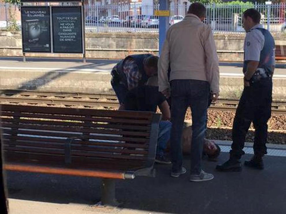 La policía francesa inmoviliza al detenido