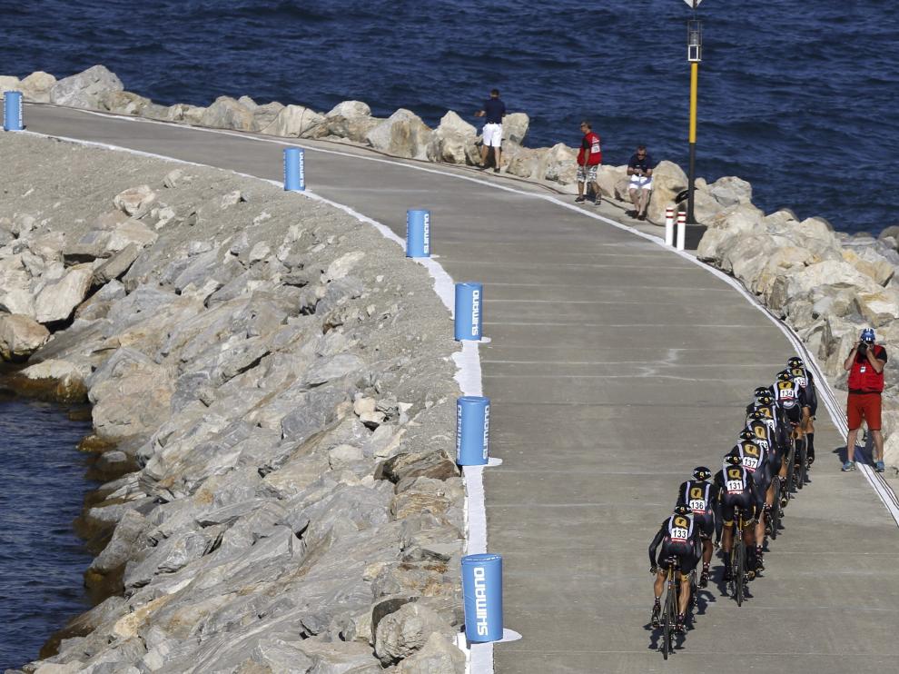 Arranca la Vuelta en el albero de Puerto Banús