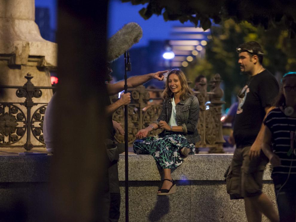 Michelle Jenner, en el rodaje de 'Nuestros amantes' en Zaragoza.